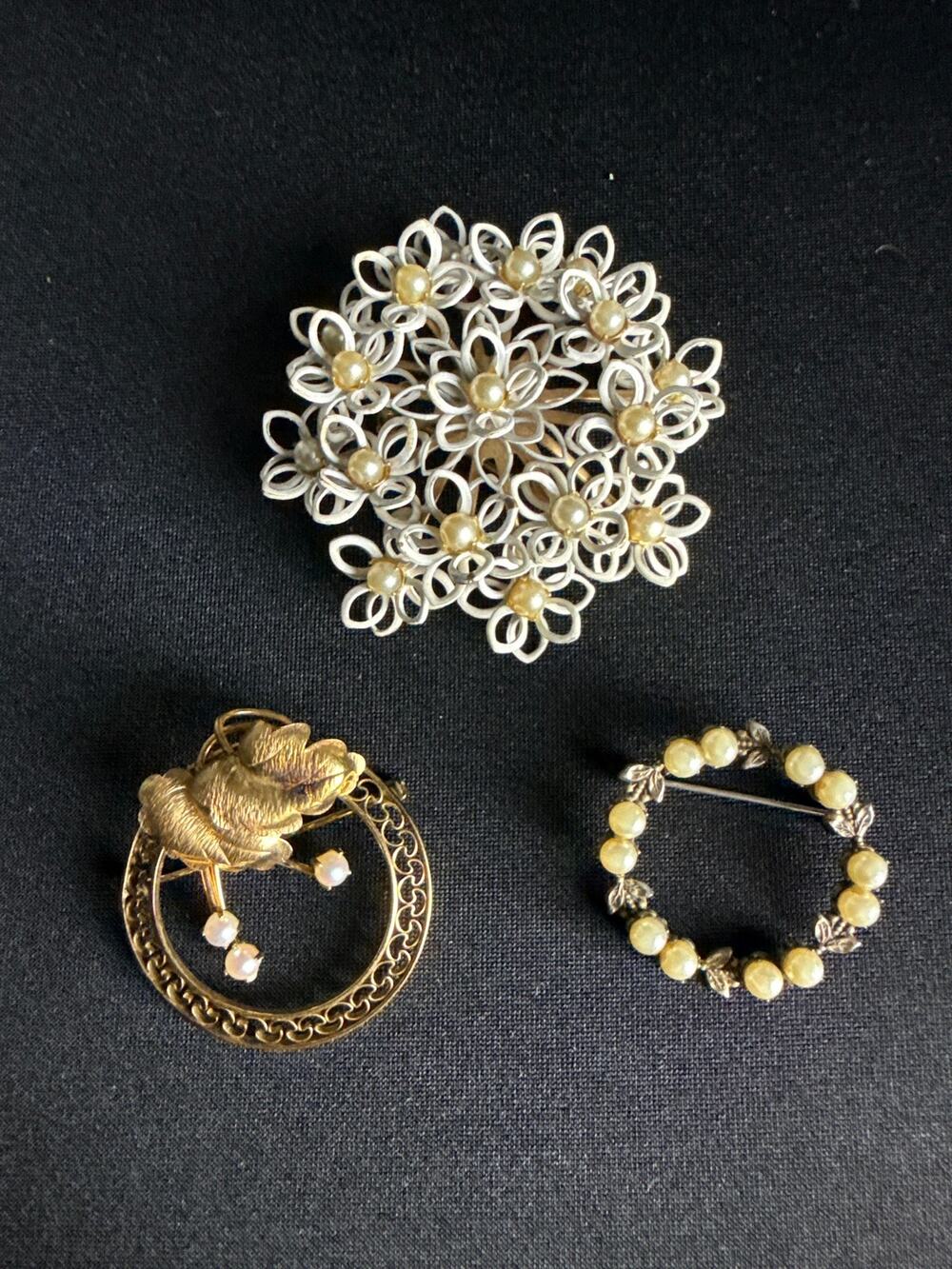 Vintage Pearl Brooch lot- 3 pc